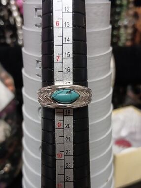 Ross-Simons Silver Ring with Turquoise Accent (Size 8) 925